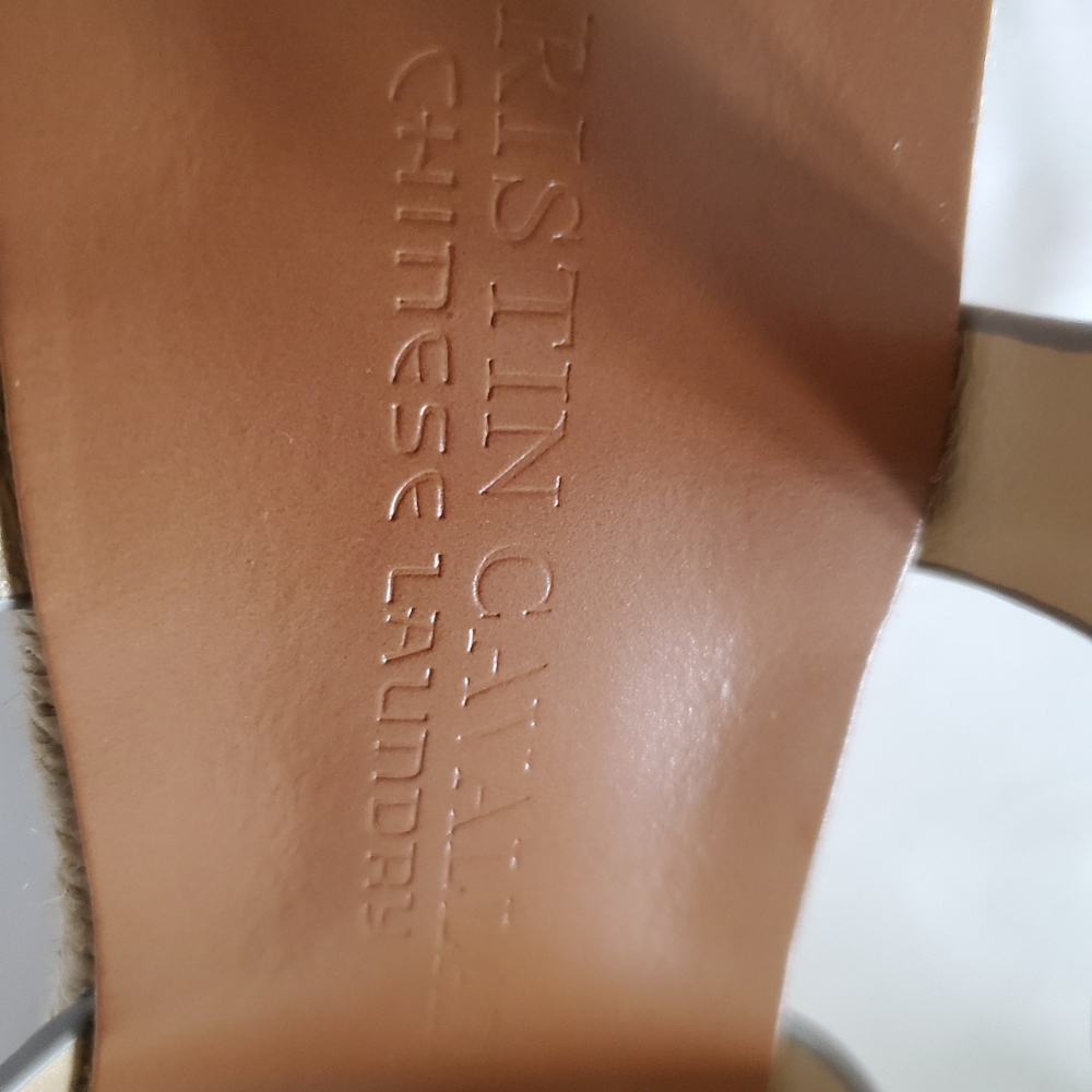Shoes - Picture 5 of 6